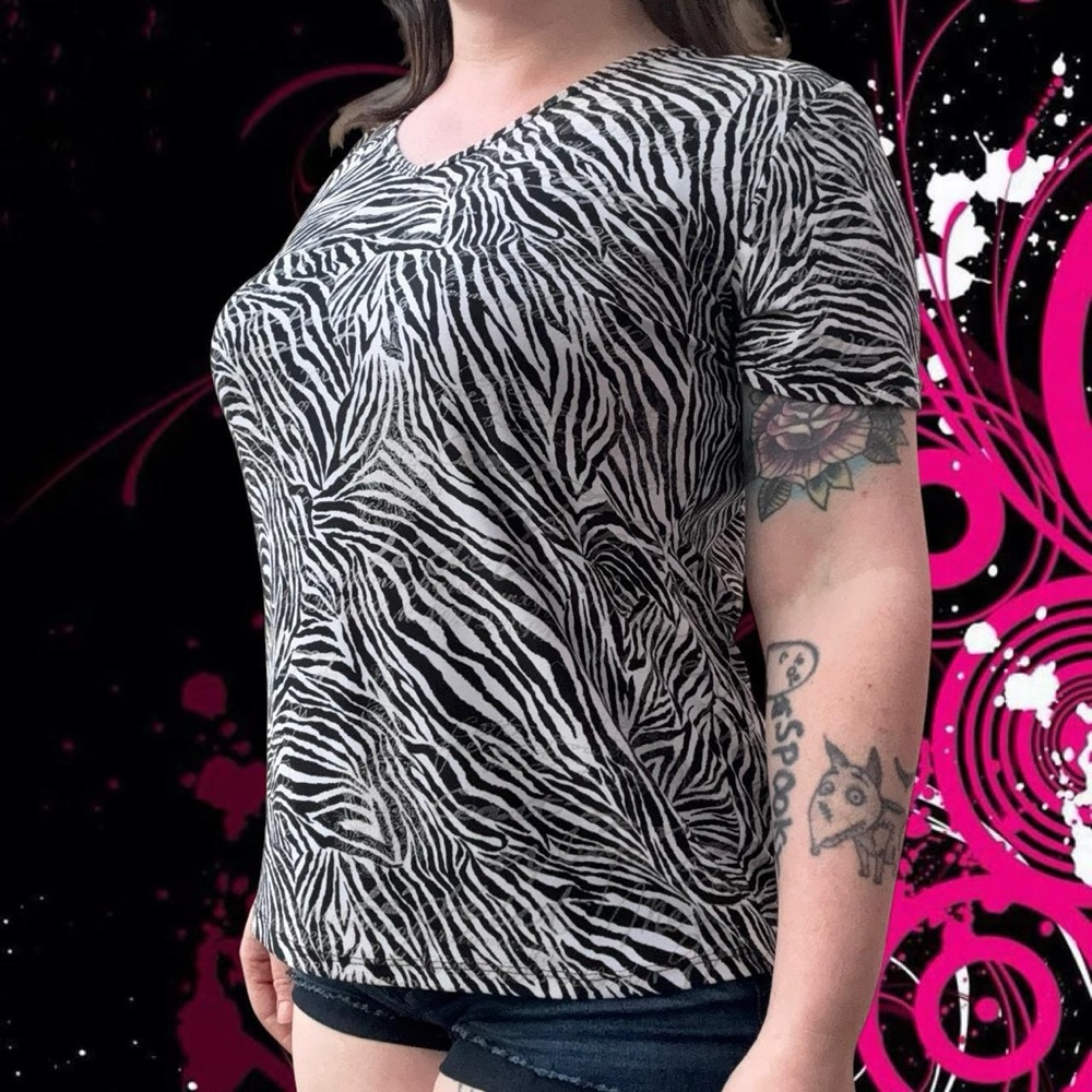 vtg 90s/y2k nygard collection mcbling scene queen zebra print tee, fits like md